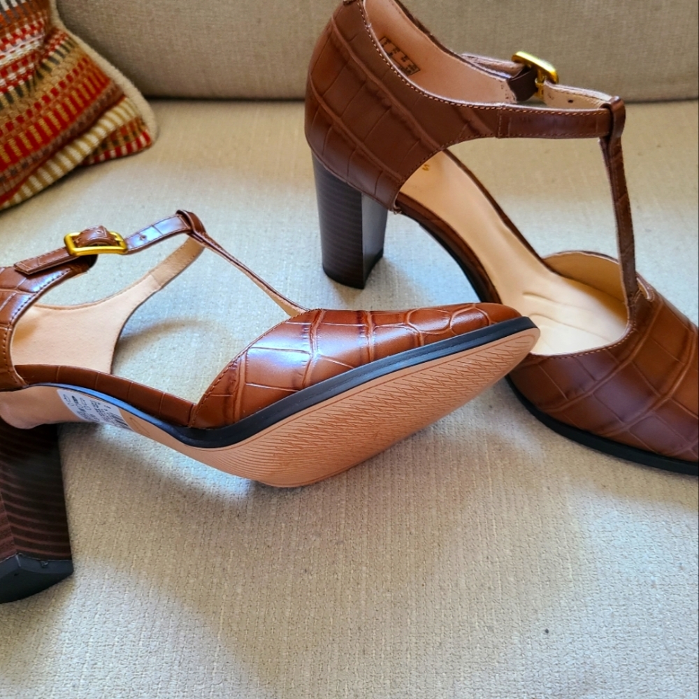 Clarks pumps